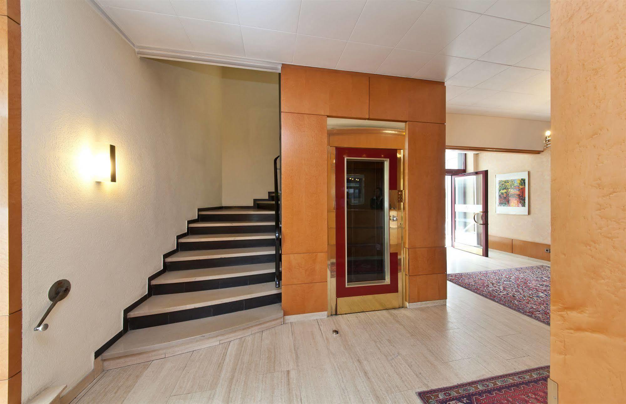 Rieker Hauptbahnhof Hotel