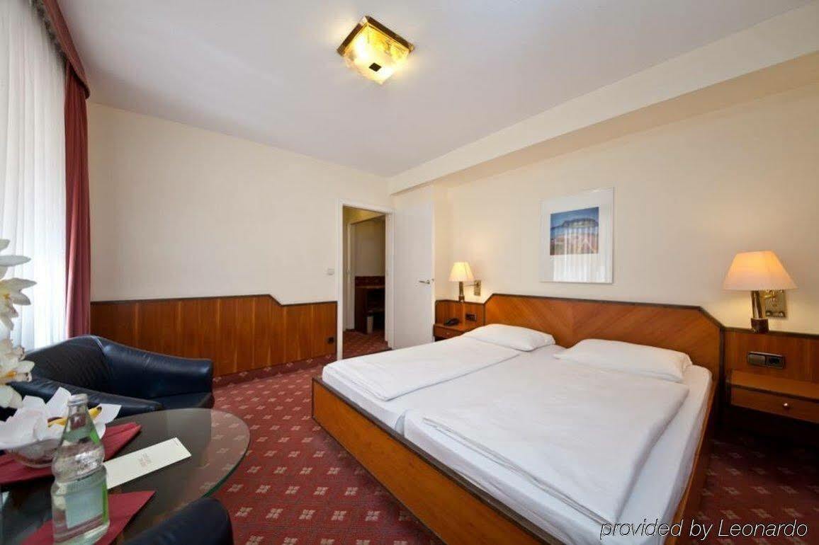 Hotel Plaza Rieker Hauptbahnhof 3*